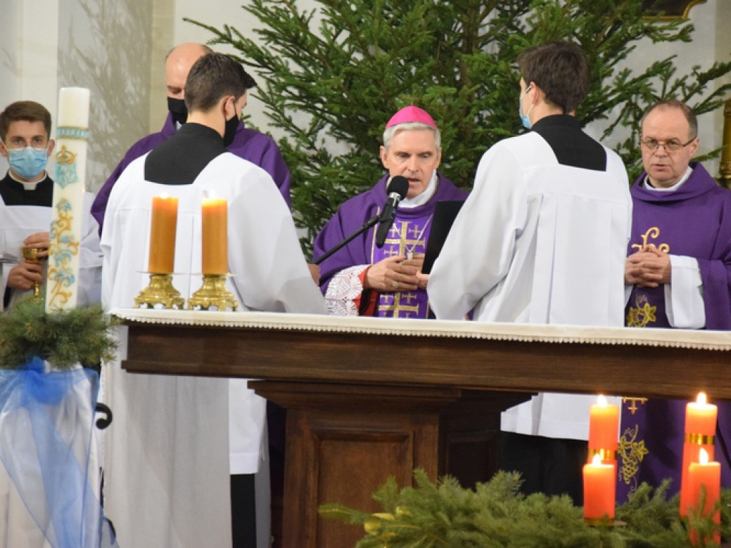 Betlejemskie Światło Pokoju dotarło do Sandomierza [zdjęcia]