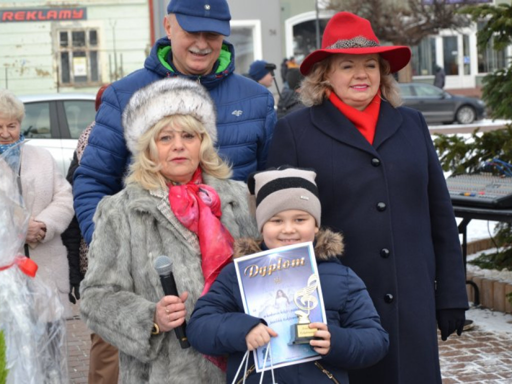 Tarnobrzeg. Radosne kolędowanie na placu Bartosza Głowackiego [zdjęcia]