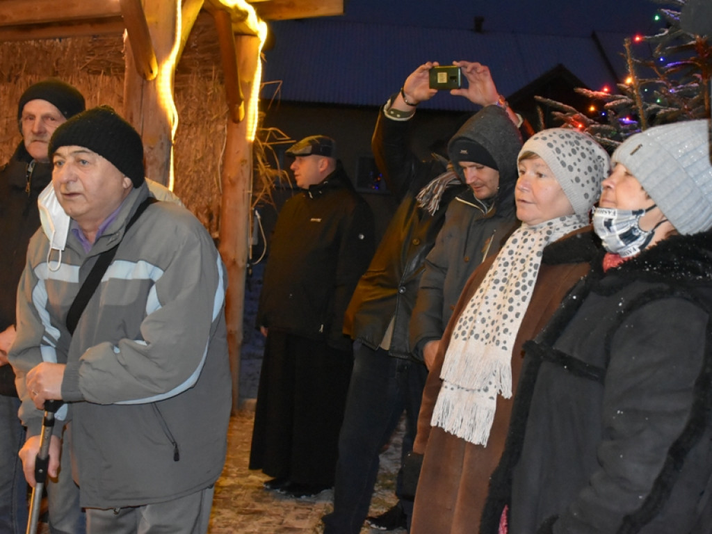 W Sandomierzu można oglądać żywą szopkę. W otwarciu uczestniczył biskup Krzysztof Nitkiewicz [zdjęcia]