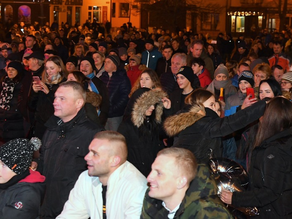 Zobacz jak wcześniej wyglądał Sylwester w Tarnobrzegu [zdjęcia]