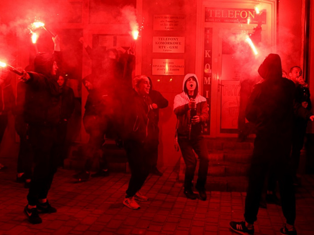 Zobacz jak wcześniej wyglądał Sylwester w Tarnobrzegu [zdjęcia]