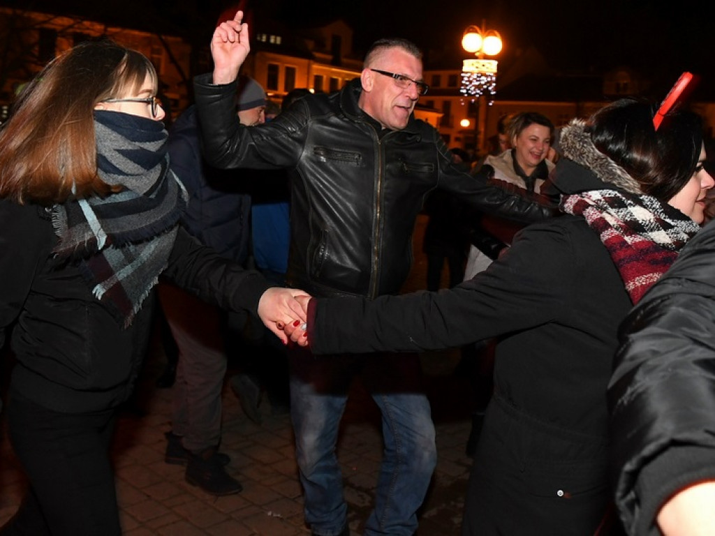 Zobacz jak wcześniej wyglądał Sylwester w Tarnobrzegu [zdjęcia]