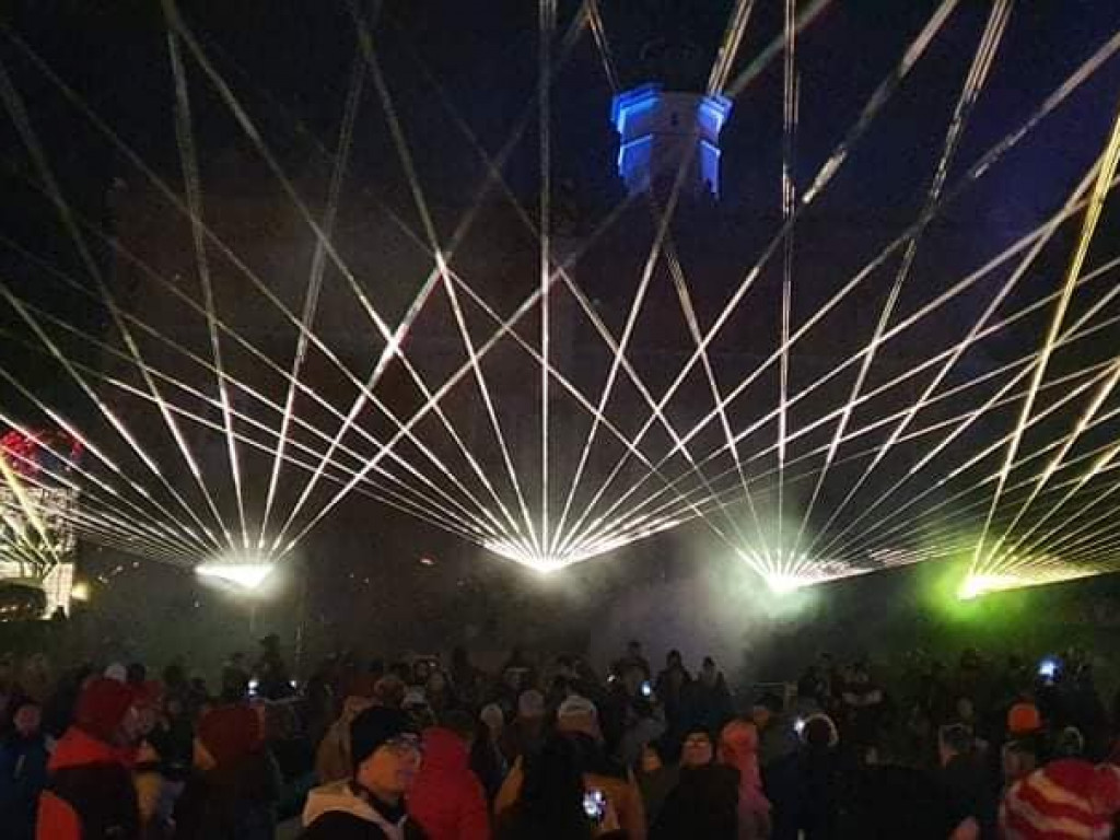 Sandomierz. Sylwester z kolorowymi iluminacjami [zdjęcia]
