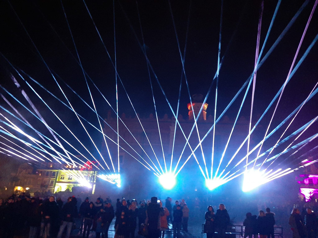 Sandomierz. Sylwester z kolorowymi iluminacjami [zdjęcia]