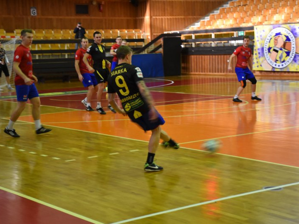 Gwiazdy i licytacje na turnieju 