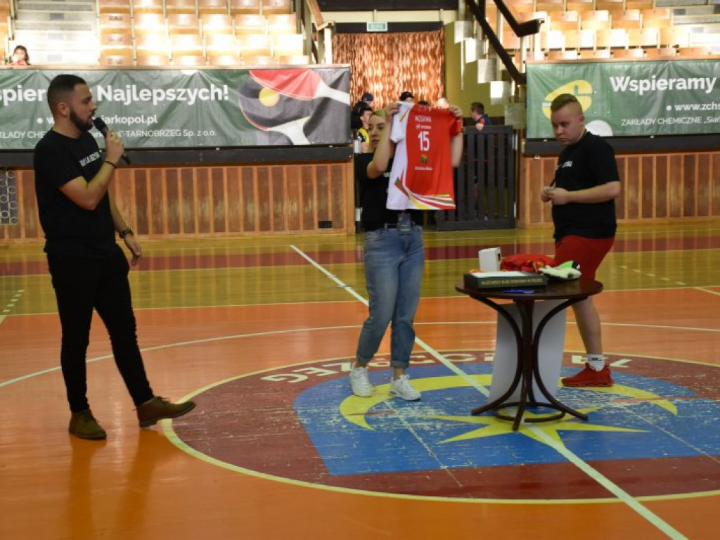Gwiazdy i licytacje na turnieju 