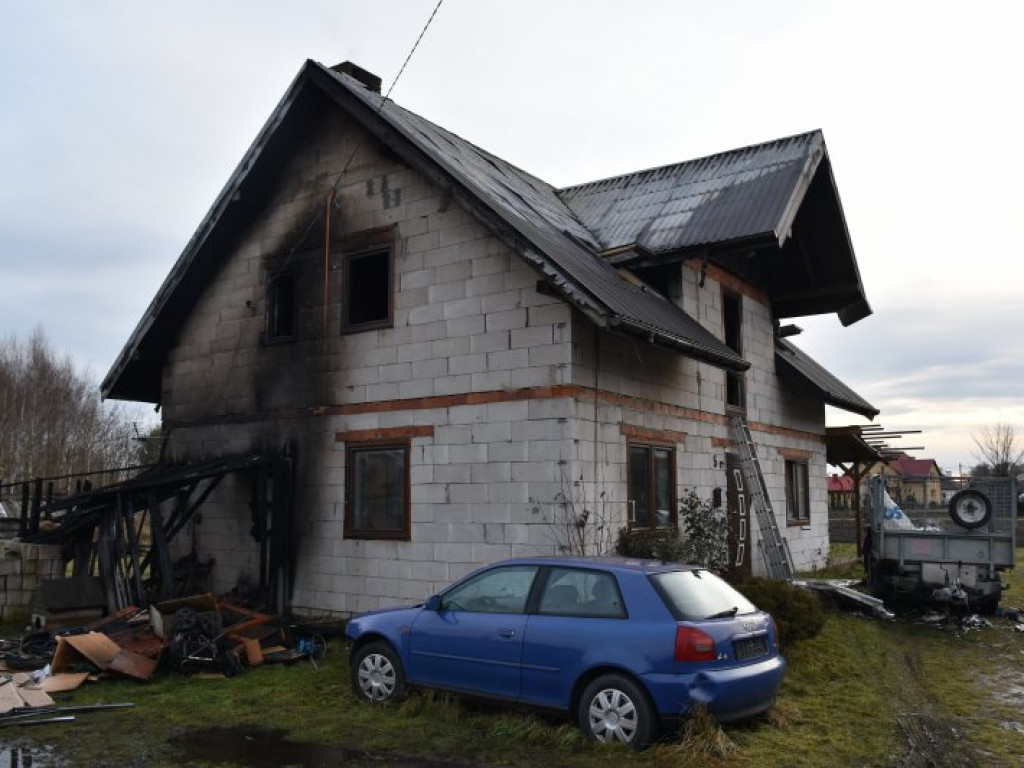 Po sylwestrowym pożarze w Knapach. Rodzina potrzebuje pomocy [zdjęcia]