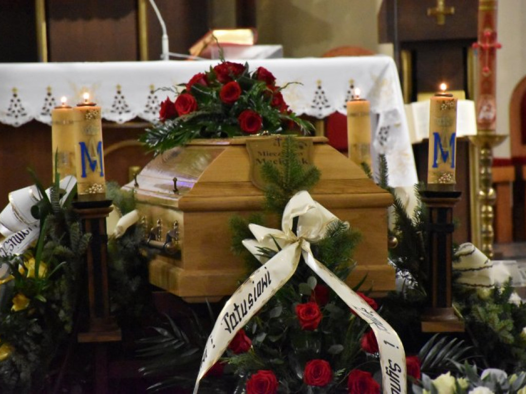 Pogrzeb Mieczysława Machulaka, wieloletniego sekretarza Połańca, regionalisty [zdjęcia]