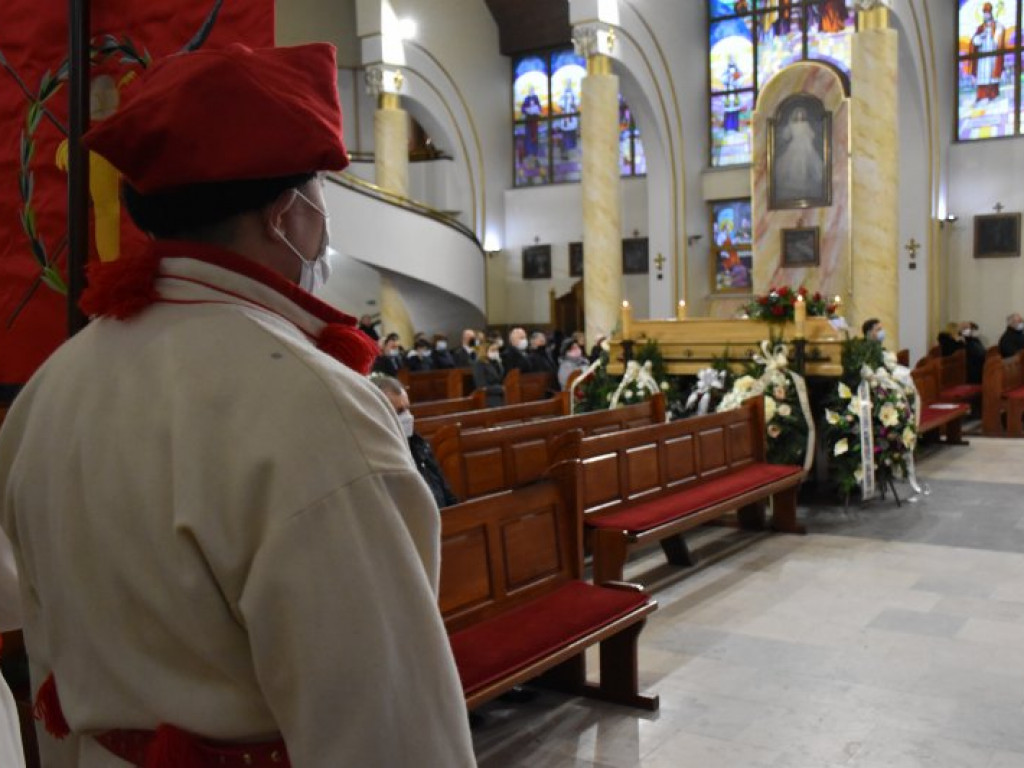 Pogrzeb Mieczysława Machulaka, wieloletniego sekretarza Połańca, regionalisty [zdjęcia]