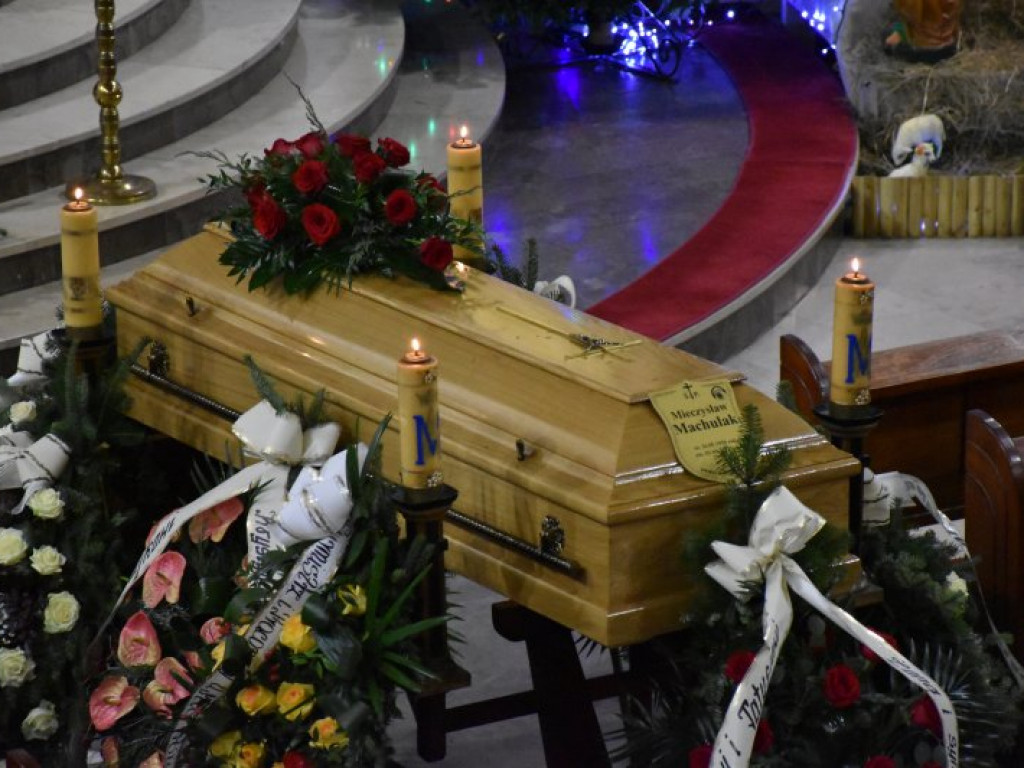 Pogrzeb Mieczysława Machulaka, wieloletniego sekretarza Połańca, regionalisty [zdjęcia]