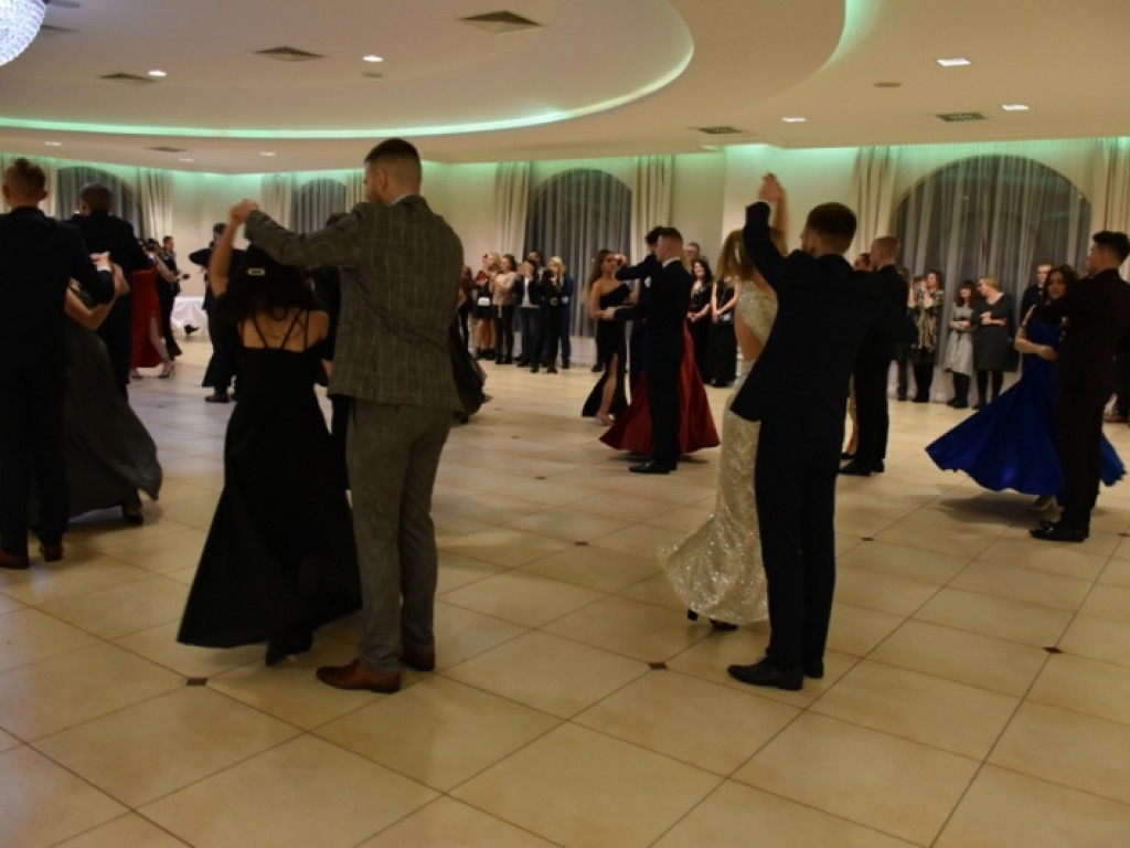 Studniówka Zespołu Szkół Gastronomicznych i Hotelarskich w Sandomierzu [zdjęcia]