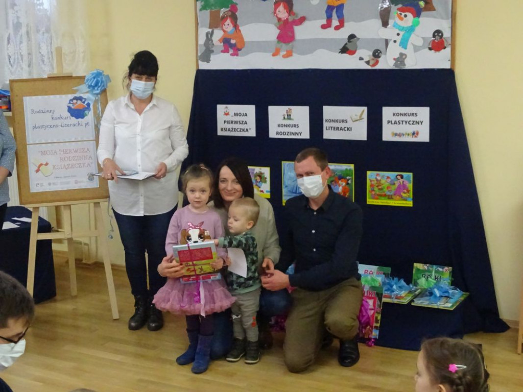 Nagrodzono laureatów konkursu plastyczno-literackiego w Przedszkolu nr 1 w Połańcu [zdjęcia]