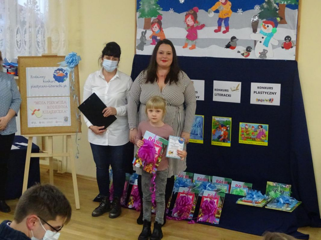 Nagrodzono laureatów konkursu plastyczno-literackiego w Przedszkolu nr 1 w Połańcu [zdjęcia]
