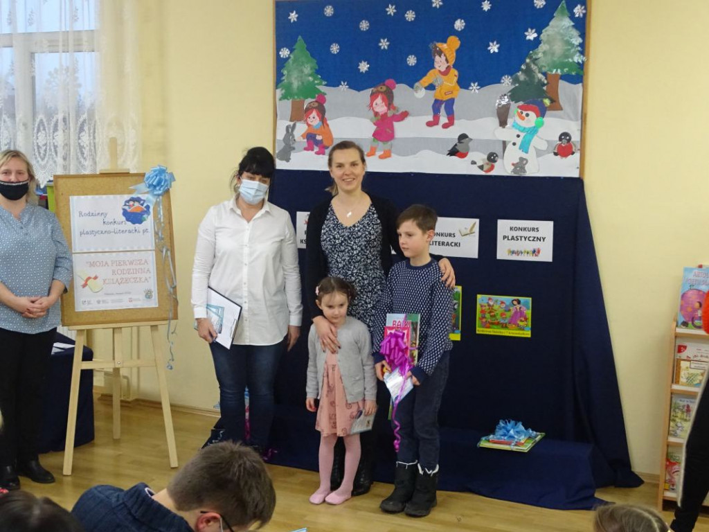 Nagrodzono laureatów konkursu plastyczno-literackiego w Przedszkolu nr 1 w Połańcu [zdjęcia]