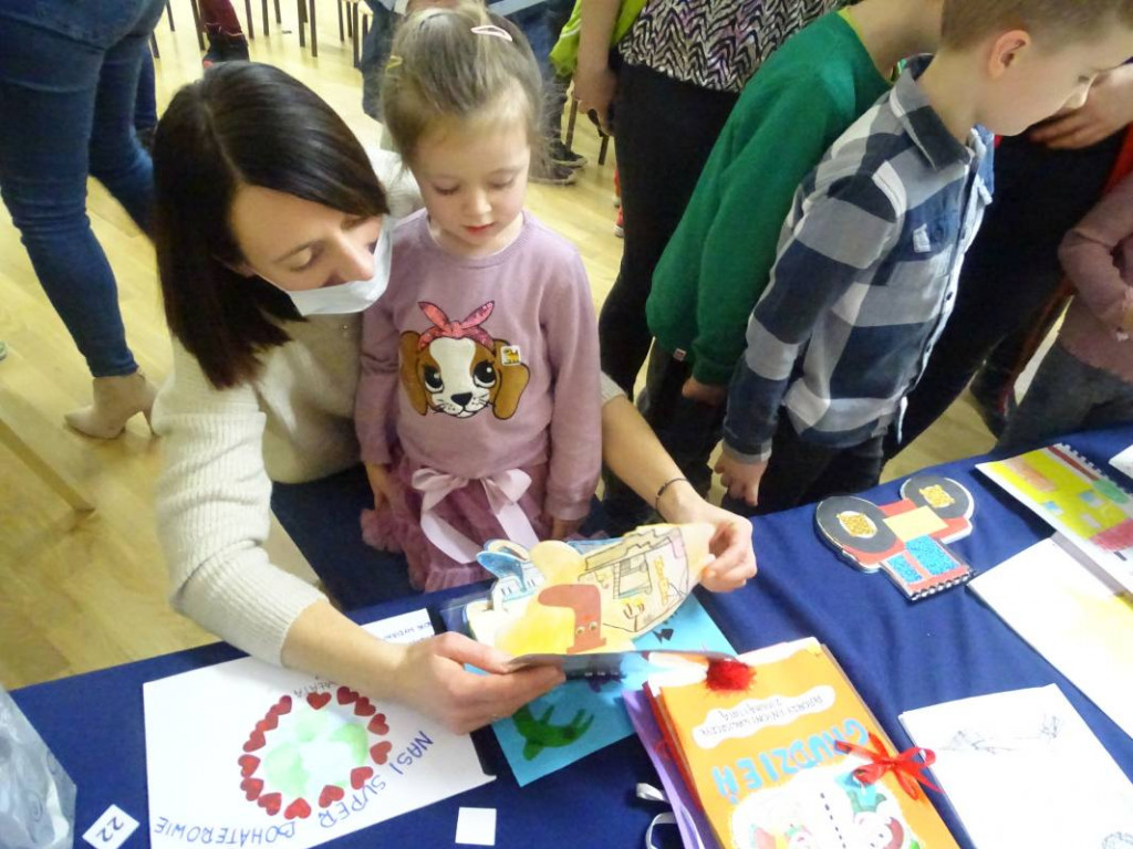 Nagrodzono laureatów konkursu plastyczno-literackiego w Przedszkolu nr 1 w Połańcu [zdjęcia]