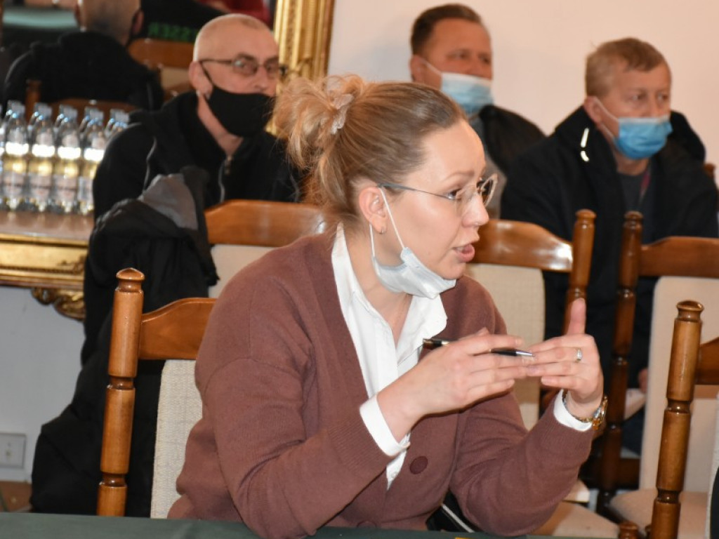 Sandomierz. Mieszkańcy ulicy Kruczej protestują. O planowanej inwestycji drogowej rozmawiali z  pracownikami magistratu