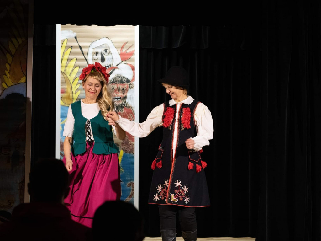 Zawichost. Owacja na stojąco dla aktorów Zawichojskiego Teatru Miejskiego [zdjęcia]