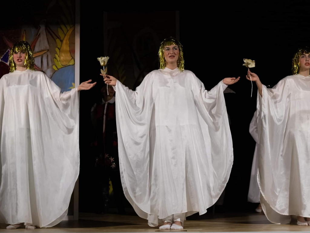 Zawichost. Owacja na stojąco dla aktorów Zawichojskiego Teatru Miejskiego [zdjęcia]