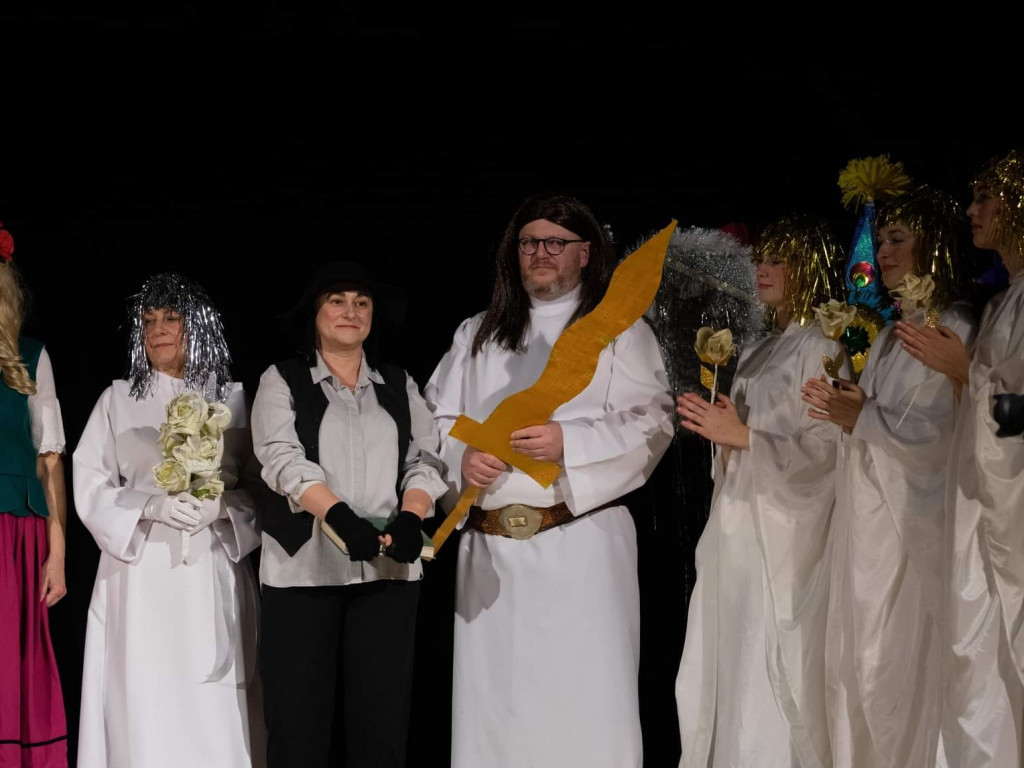 Zawichost. Owacja na stojąco dla aktorów Zawichojskiego Teatru Miejskiego [zdjęcia]