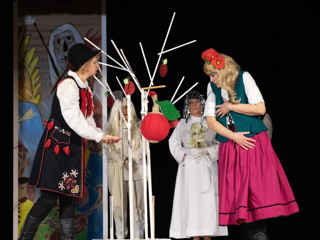 Zawichost. Owacja na stojąco dla aktorów Zawichojskiego Teatru Miejskiego [zdjęcia]