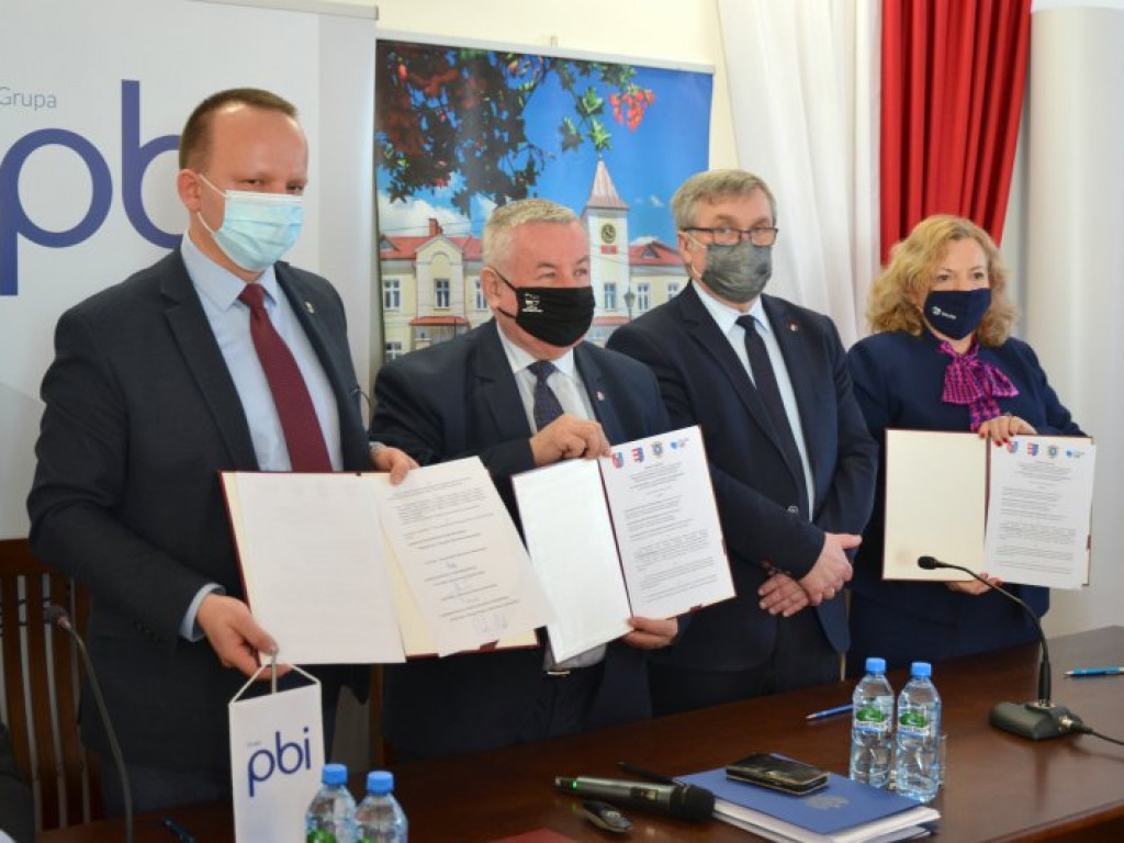 Miliony złotych na drogi w gminach Baranów Sandomierski i Nowa Dęba [zdjęcia]