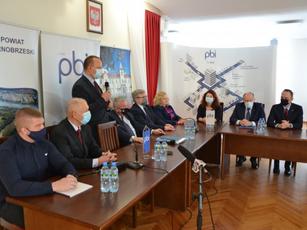 Miliony złotych na drogi w gminach Baranów Sandomierski i Nowa Dęba [zdjęcia]