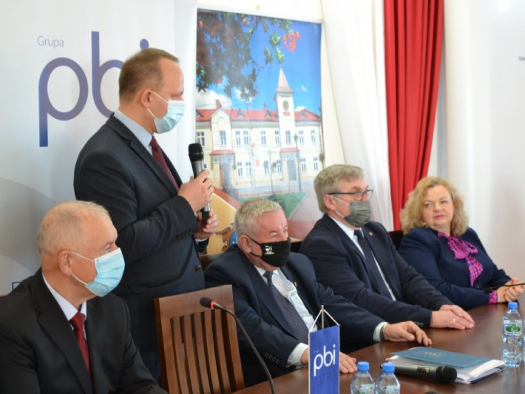 Miliony złotych na drogi w gminach Baranów Sandomierski i Nowa Dęba [zdjęcia]