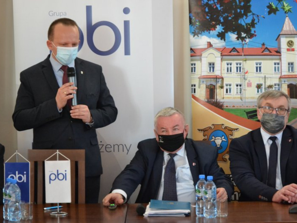 Miliony złotych na drogi w gminach Baranów Sandomierski i Nowa Dęba [zdjęcia]
