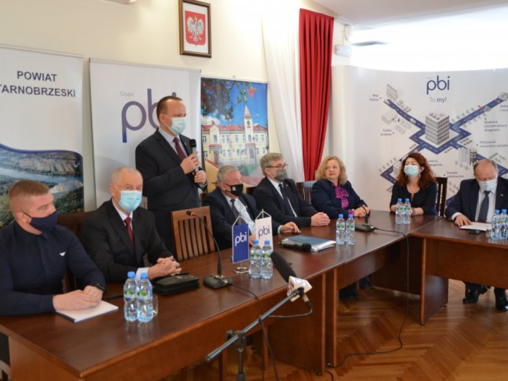 Miliony złotych na drogi w gminach Baranów Sandomierski i Nowa Dęba [zdjęcia]