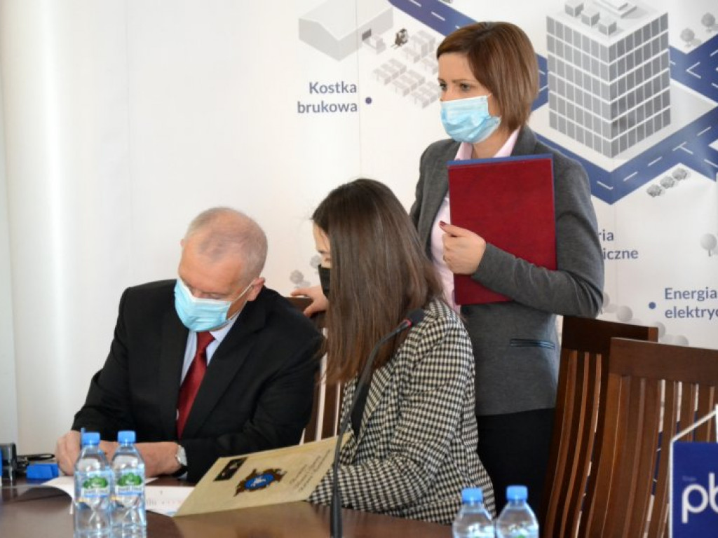 Miliony złotych na drogi w gminach Baranów Sandomierski i Nowa Dęba [zdjęcia]