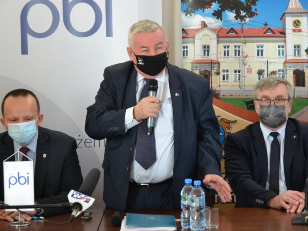 Miliony złotych na drogi w gminach Baranów Sandomierski i Nowa Dęba [zdjęcia]