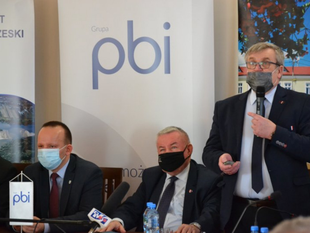 Miliony złotych na drogi w gminach Baranów Sandomierski i Nowa Dęba [zdjęcia]