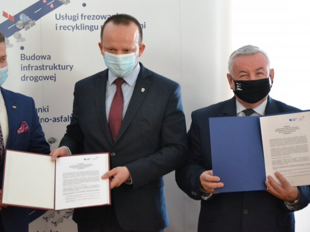 Miliony złotych na drogi w gminach Baranów Sandomierski i Nowa Dęba [zdjęcia]