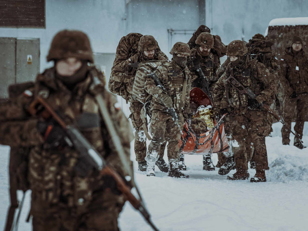 Oficerowie Estońskiej Ligi Obrony byli gośćmi na poligonie w Nowej Dębie [zdjęcia]