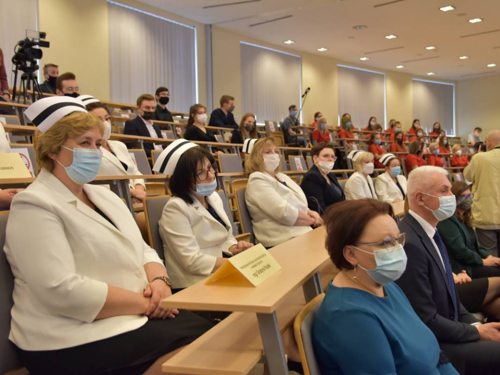 Minister edukacji i nauki w Tarnobrzegu. Wręczył czek władzom Państwowej Uczelni Zawodowej [zdjęcia]