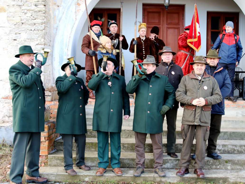 Przeszli szlakiem powstańców styczniowych. Marsz zaczął się w szczególnym miejscu [zdjęcia]