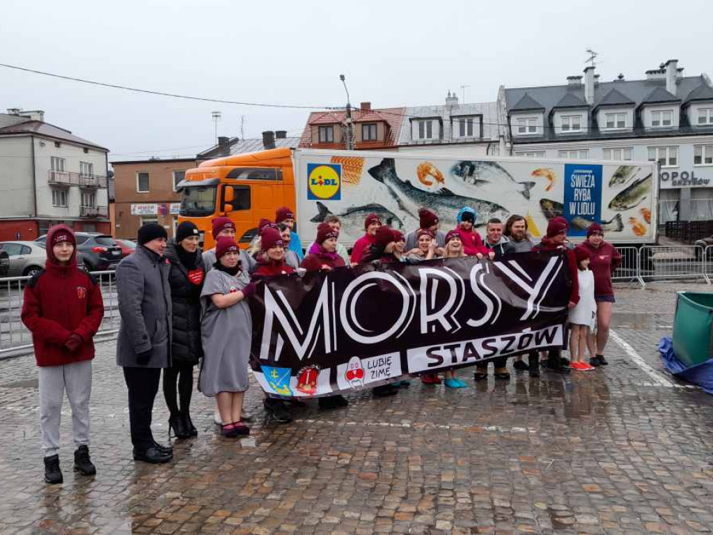 Staszów gra z Wielką Orkiestrą. Moc atrakcji na Rynku, a wieczorem finałowy koncert [zdjęcia]