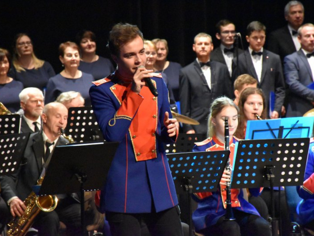Koncert charytatywny dla Wiktorii i Adrianka w Nowej Dębie [zdjęcia]