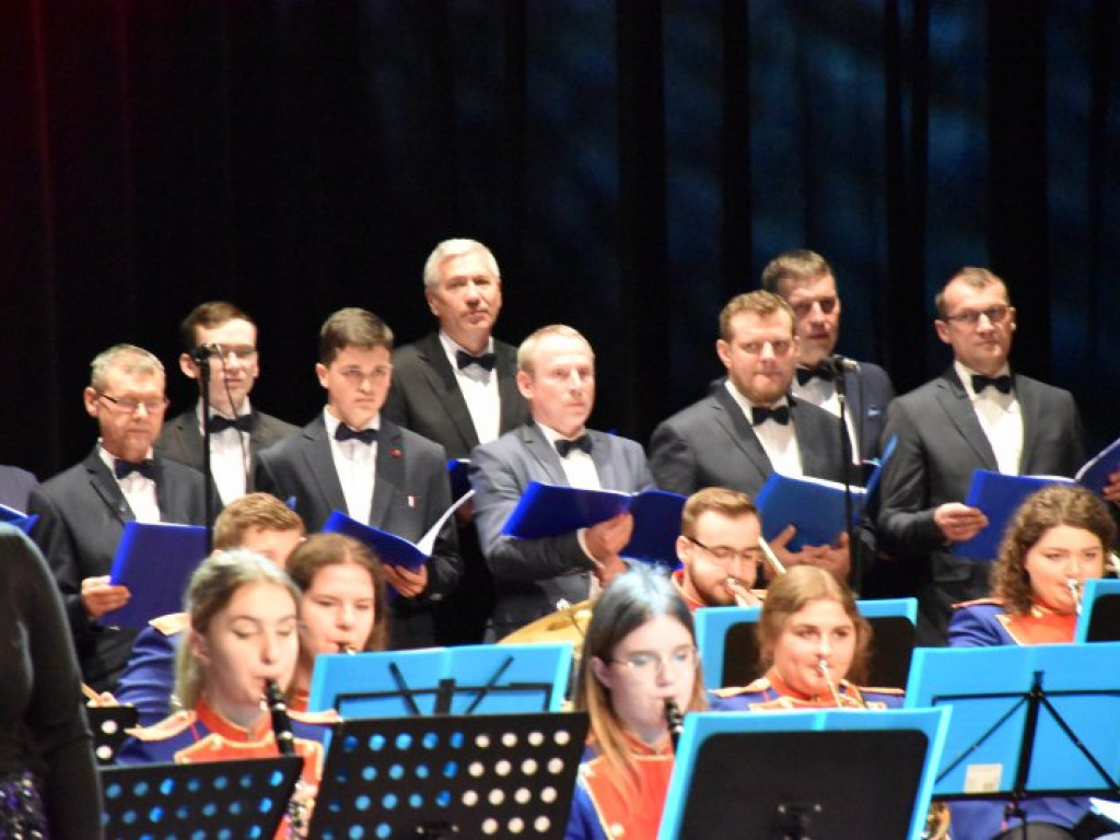 Koncert charytatywny dla Wiktorii i Adrianka w Nowej Dębie [zdjęcia]