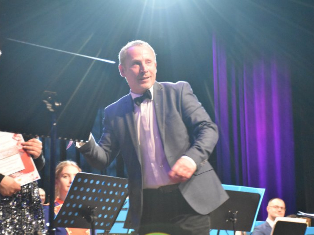 Koncert charytatywny dla Wiktorii i Adrianka w Nowej Dębie [zdjęcia]
