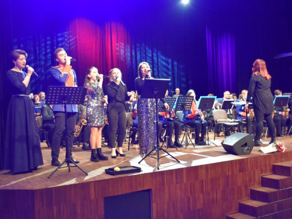 Koncert charytatywny dla Wiktorii i Adrianka w Nowej Dębie [zdjęcia]