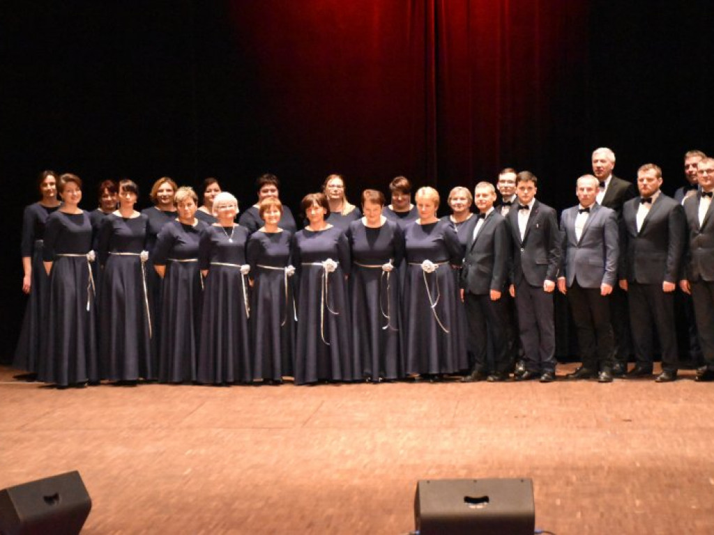 Koncert charytatywny dla Wiktorii i Adrianka w Nowej Dębie [zdjęcia]