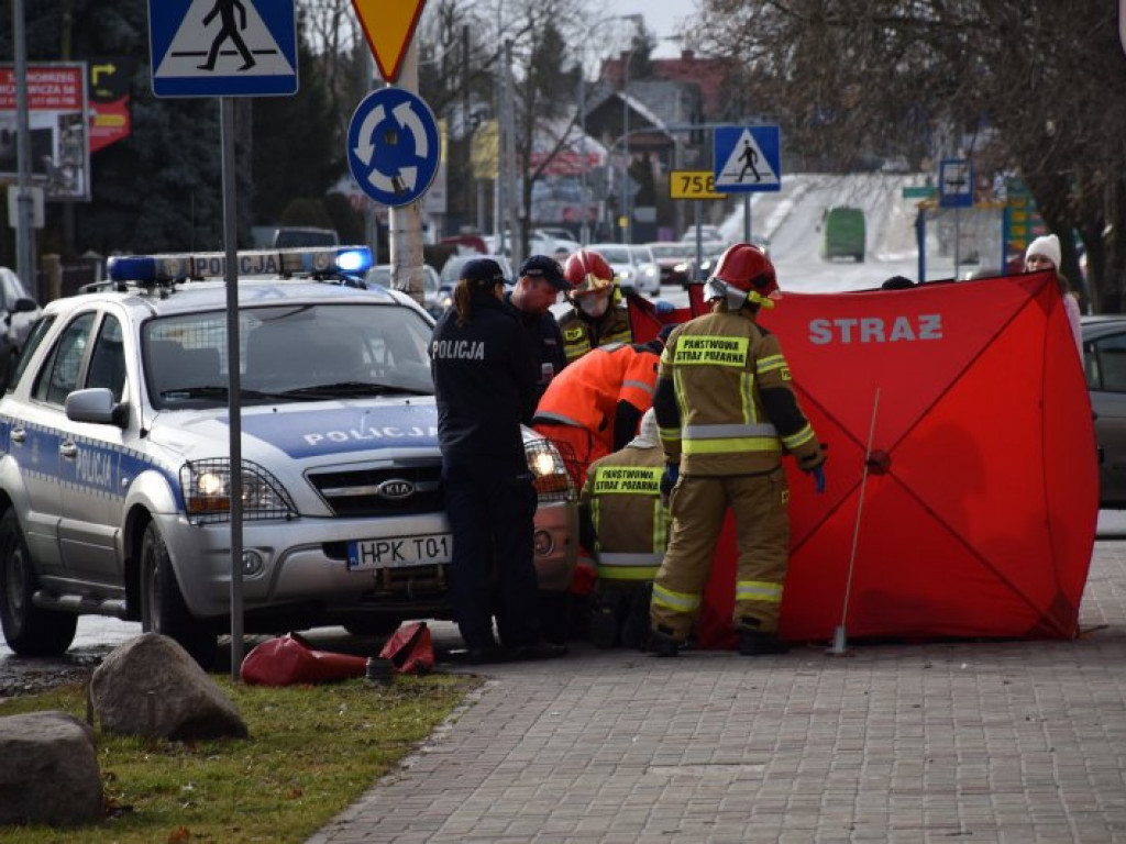 Tarnobrzeg. Mężczyzna zasłabł na ulicy. Akcja ratunkowa służb [zdjęcia]