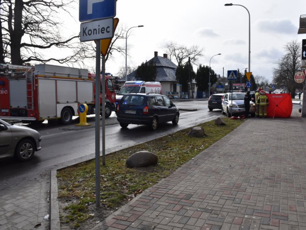 Tarnobrzeg. Mężczyzna zasłabł na ulicy. Akcja ratunkowa służb [zdjęcia]