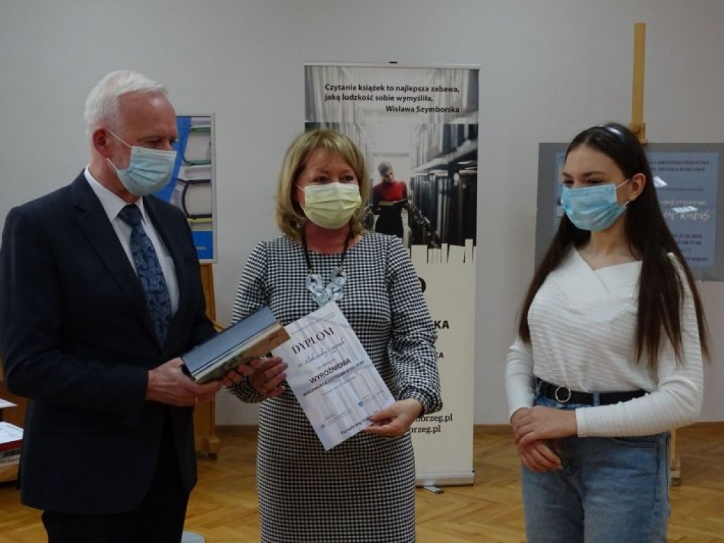 Czytelniczka Roku W Tarnobrzegu wypożyczyła 612 książek! [zdjęcia]