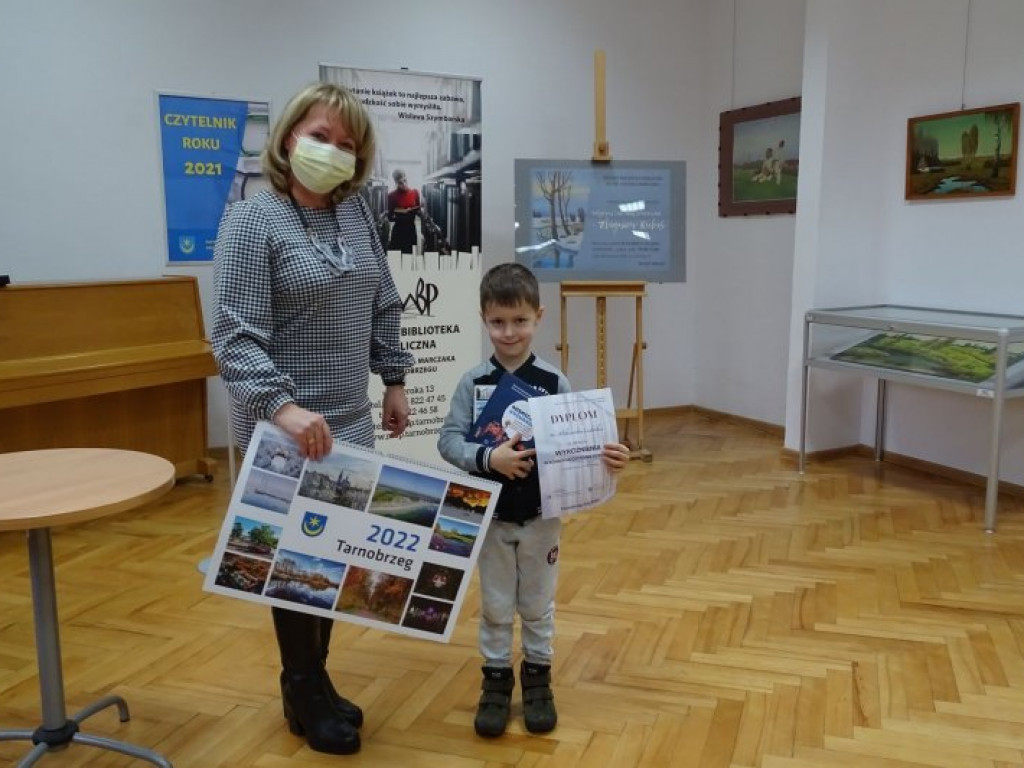 Czytelniczka Roku W Tarnobrzegu wypożyczyła 612 książek! [zdjęcia]