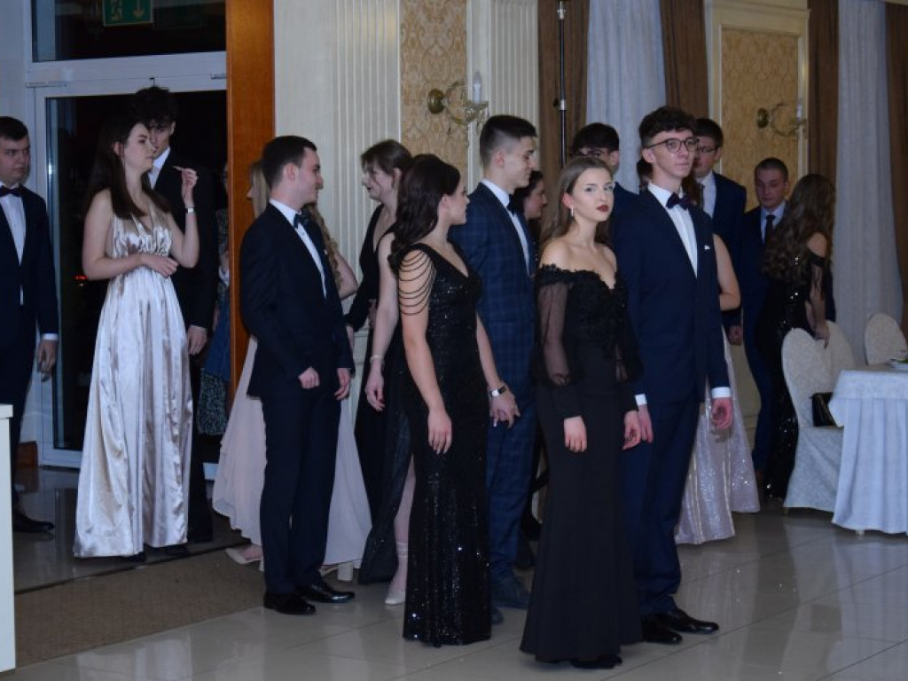 Studniówka Liceum Ogólnokształcącego w Tarnobrzegu [zdjęcia]