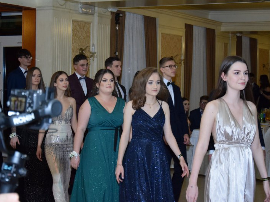 Studniówka Liceum Ogólnokształcącego w Tarnobrzegu [zdjęcia]