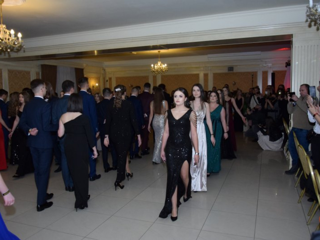 Studniówka Liceum Ogólnokształcącego w Tarnobrzegu [zdjęcia]