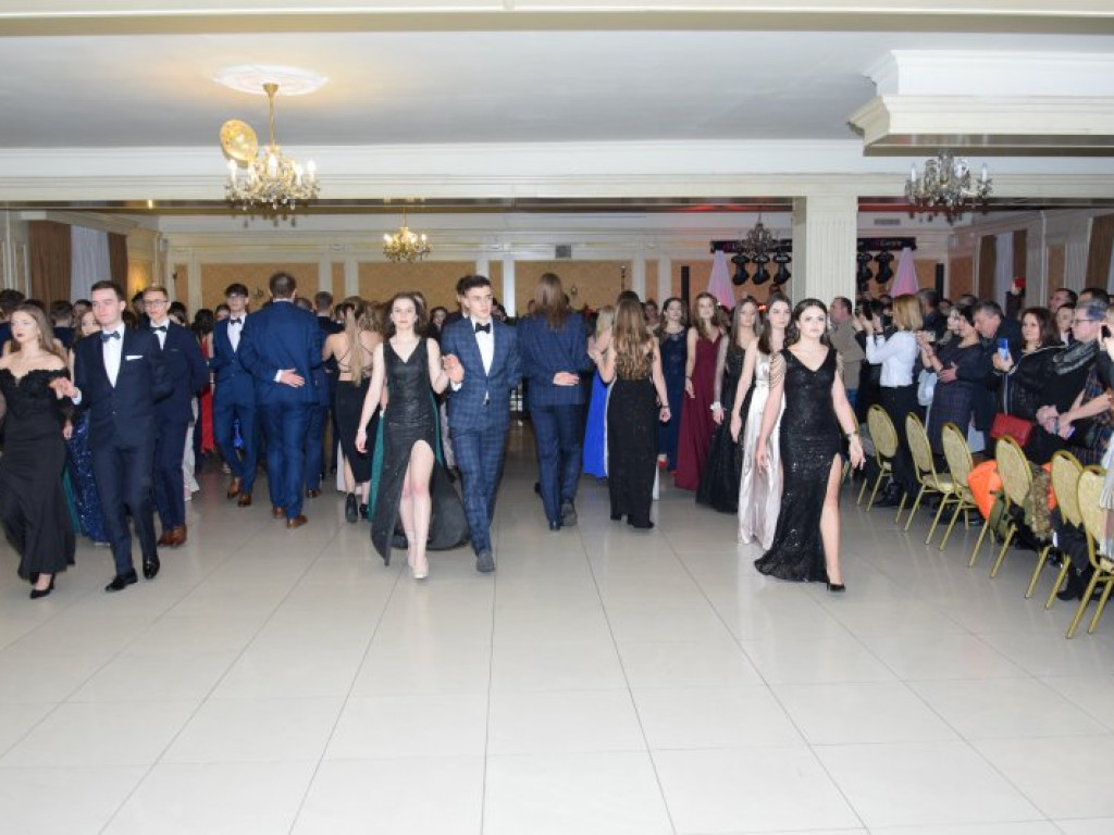Studniówka Liceum Ogólnokształcącego w Tarnobrzegu [zdjęcia]